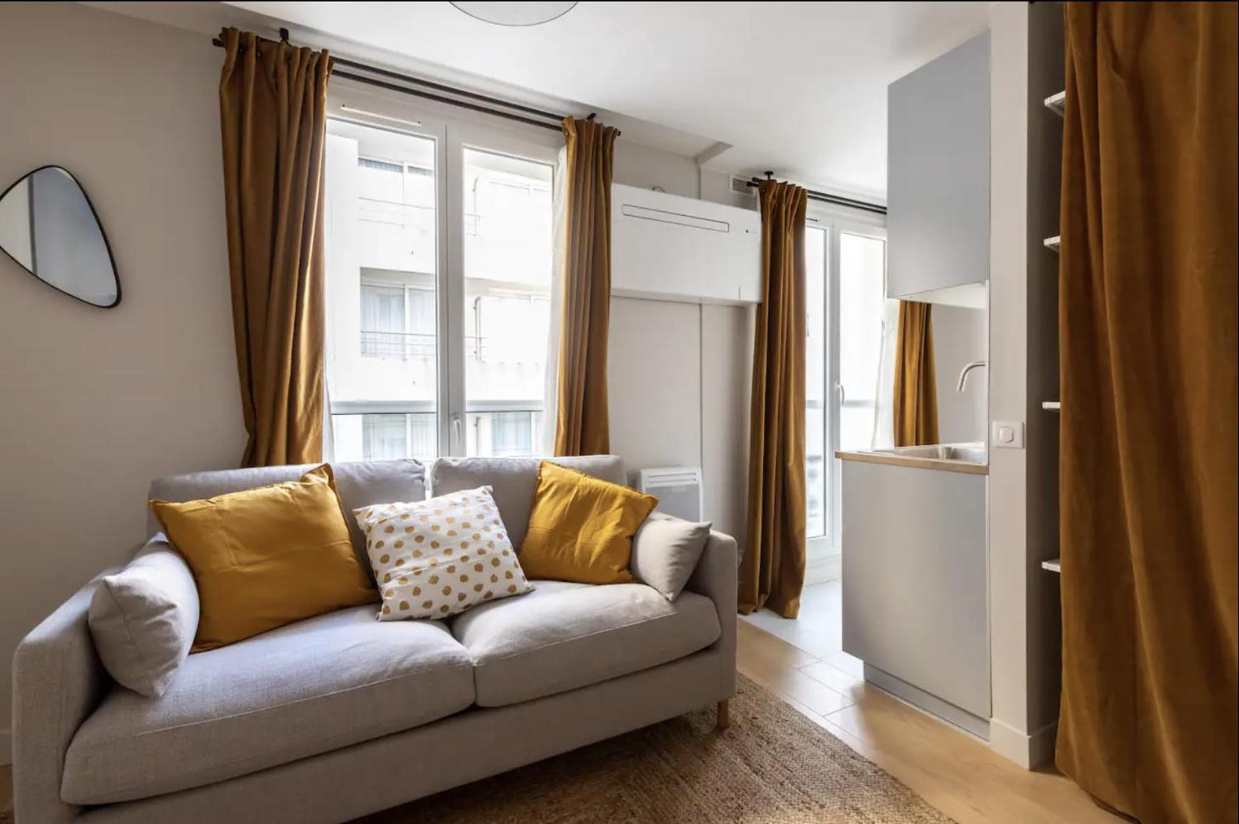 Apartment Enchanting Parisian Paris