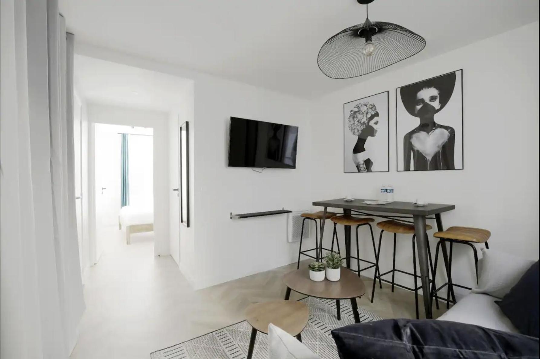 Enchanting Parisian Apartment *